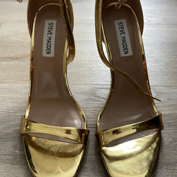 Steven Madden Gold Strappy Sandals - Amazing Condition - Picture 2 of 2